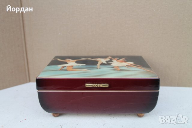Музикална кутия за бижута, снимка 1 - Антикварни и старинни предмети - 42357099