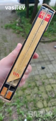 Кроманьонеца / Къдравата СЮ (Васил Кожухаров) видео касета - КОПИЕ, снимка 2 - Комедии - 40677248