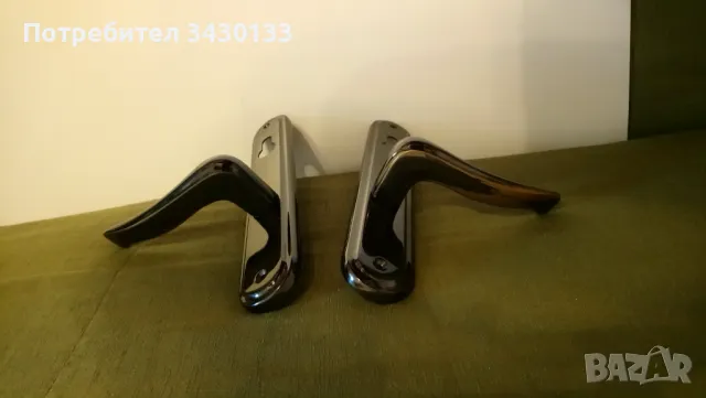 Два комплекта употребявани дръжки за врати със секретни брави, снимка 5 - Железария - 48445858