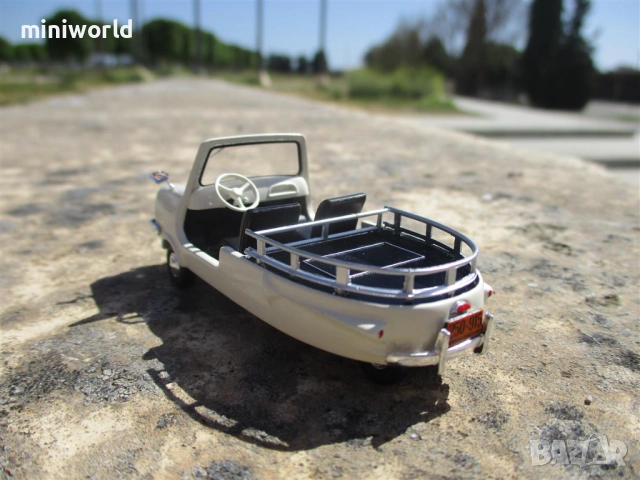 Bambi Sporty 1962 - мащаб 1:43 на Salvat моделът е нов в блистер, снимка 3 - Колекции - 45865407