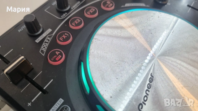Pioneer DDJ-WeGO - Compact DJ Controller, снимка 9 - Ресийвъри, усилватели, смесителни пултове - 53242447