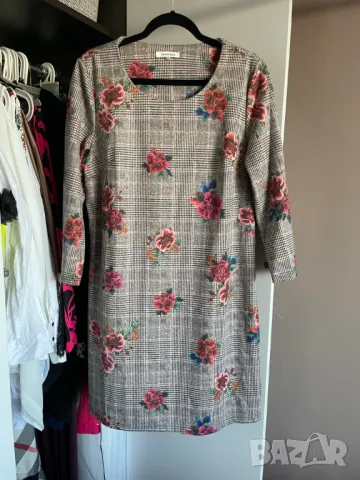 Sweet Miss Къса зимна рокля на каре с рози, XL