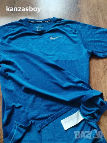 nike dri fit - страхотна мъжка тениска L ОТЛИЧНА, снимка 7 - Тениски - 55830016