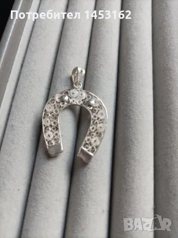 Сребърна висулка подкова за късмет , снимка 2 - Колиета, медальони, синджири - 49805019