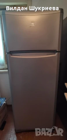 Хладилник с фризер Indesit 