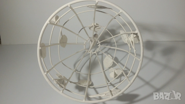 Декорация от бял метал като клетка за птичета с птица отгоре, листа и рози (или друго цвете), снимка 8 - Декорация за дома - 51502963