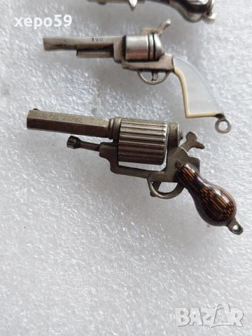 Миниатюрни сребърни пистолети-сребро 900/цена за трите 500 еу., снимка 3 - Антикварни и старинни предмети - 53012458