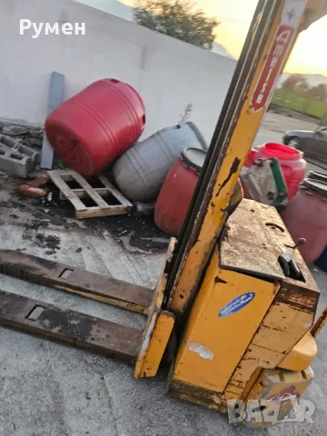 Стакер повдигач, снимка 3 - Индустриална техника - 47858688