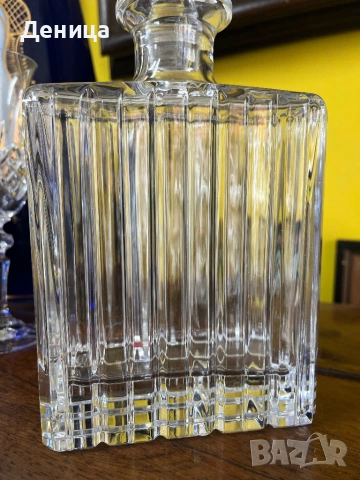 Стил⚜️ Изключително елегантен и стилен декантер Без да се натрапва с пищни форми и гравюри, но със с, снимка 7 - Други - 53422321