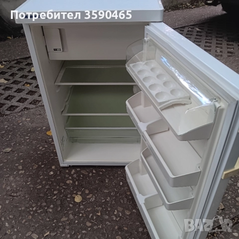 малък хладилник Либхер, снимка 2 - Хладилници - 52031142