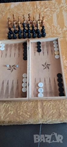 Стара табла с шах