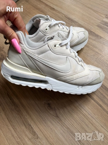 Оригинални дамски маратонки Nike Air Max Dawn! 39 н, снимка 11 - Маратонки - 52344509
