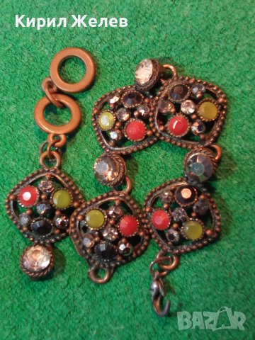 СТАРА МЕДНА ГРИВНА с МНОГО ЦВЕТНИ КРАСИВИ КАМЪНИ 14241