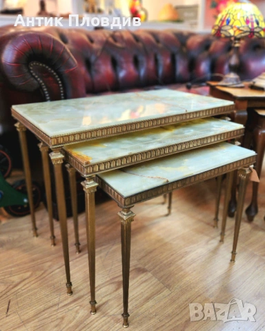 Комплект френски маси с оникс и месинг, снимка 2 - Маси - 53381165