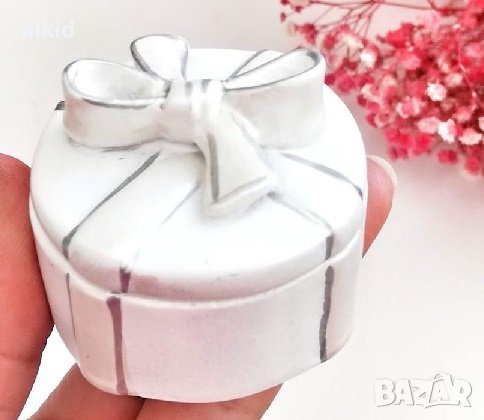 3D кутия кръгла с панделка 2 части силиконов молд форма калъп гипс декор бижу украса подарък, снимка 2 - Форми - 40126590