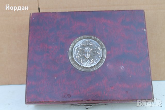 Дървена кутия за бижута със сребърен обков, снимка 3 - Антикварни и старинни предмети - 42234502