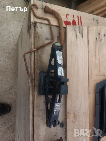 Крик ключ за джанти кука за теглене Фиат панда след 2012г, снимка 2 - Части - 49638882