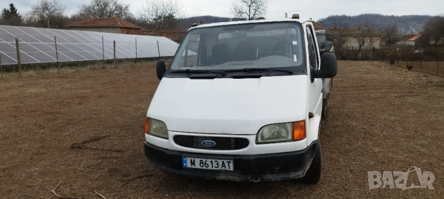 Продавам Форд Транзит-Товарен.