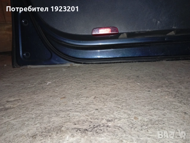 Врата предната лява за голф мк5 производство 2003-2008г., снимка 5 - Части - 53113992