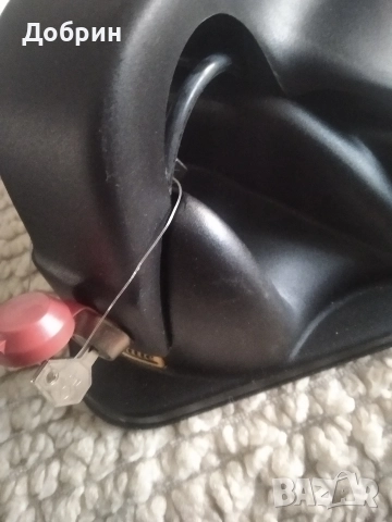 продавам магнитен багажник за ски