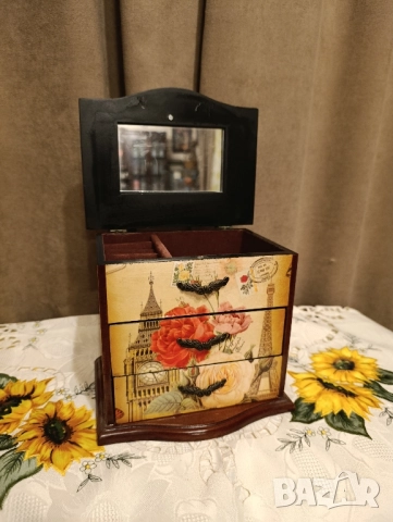 Дървена кутия за бижута , снимка 3 - Декорация за дома - 51850947