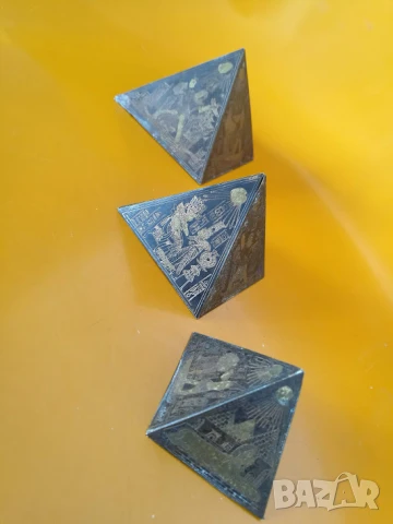 пирамида старинна бронз с инкрустации, снимка 10 - Декорация за дома - 50759175