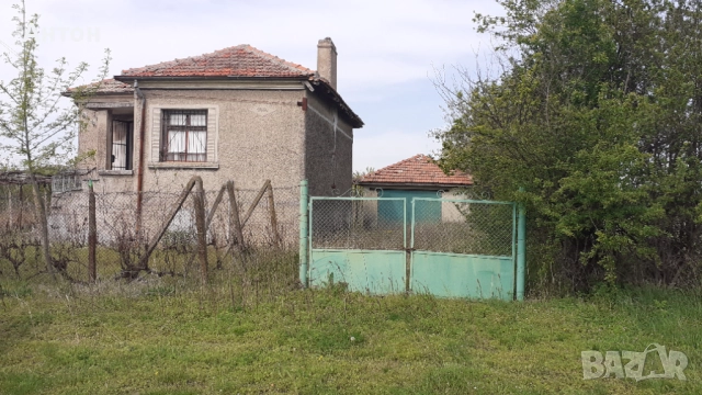 Двуетажна къща и ферма в с. Житосвят