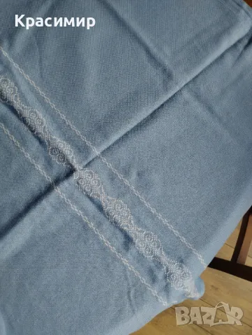 Бледосиня покривка със семпли ръчни бродерии. 👉136 х 87 см , снимка 2 - Покривки за маси - 48477921