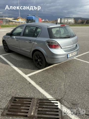 Опел Астра Х 2009 г , снимка 4 - Автомобили и джипове - 52478615