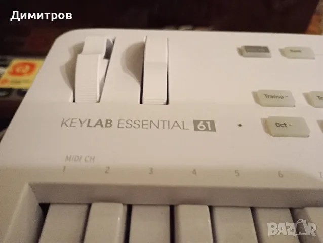Arturia Keylab Essential 61 midi клавиатура., снимка 2 - Синтезатори - 56063516