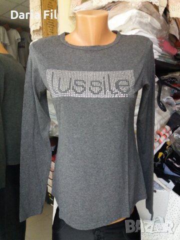 Блуза трико в цвят графит с надпис от сребристи камъчета , снимка 1