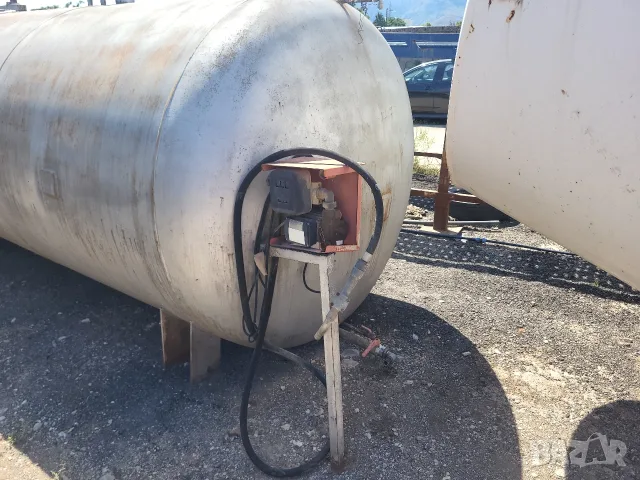 буре цистерни за вода ,дизел и за газ колонка гориво и на части 