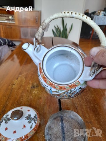 Стар порцеланов чайник, снимка 6 - Антикварни и старинни предмети - 40874284
