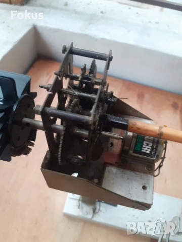 Стара механична играчка приспособена с механизъм от часовник, снимка 3 - Антикварни и старинни предмети - 53270564