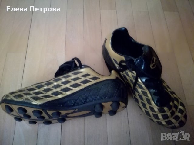 Бутонки номер 39, ук 6, снимка 2 - Спортни обувки - 33908431