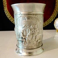 Чаша,халба от калай Веселата кръчма. , снимка 1 - Антикварни и старинни предмети - 41693320