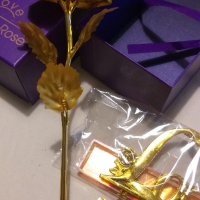 Златна роза със поставка, снимка 4 - Подаръци за жени - 44549261