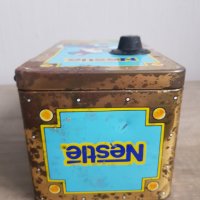 Стара метална кутия за бонбони на Nestle Disney Чичо Скрудж, снимка 7 - Колекции - 40717289