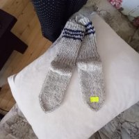 Ръчно плетени детски чорапи от вълна, снимка 1 - Чорапи - 38656862