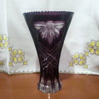 Кристална ваза цветен лилав кристал , снимка 2 - Антикварни и старинни предмети - 41846561