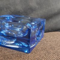 Пепелник синьо стъкло, снимка 1 - Антикварни и старинни предмети - 41956156