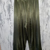 Разкошен широк сатенен зелен панталон висока талия XL размер , снимка 11 - Панталони - 41060475
