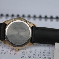 СССР часовник ''Слава'' позлатен, снимка 4 - Антикварни и старинни предмети - 41396979