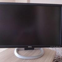 Монитор  24“ - DELL.    , снимка 1 - Монитори - 39810875