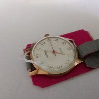 Ръчен часовник Восток 18 камака позлатен неизползван произведен през 1988г, снимка 7 - Антикварни и старинни предмети - 41395532