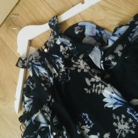 Нова рокля с флорални мотиви, дълъг ръкав, голи рамене, кройка тип трапец, на цветя, размер S, снимка 5 - Рокли - 39201078