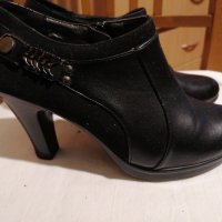 Дамски черни елегантни обувки, снимка 2 - Дамски обувки на ток - 38639095