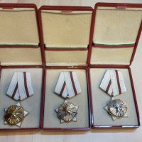 Комплект орден за гражданска доблест и заслуга, снимка 3 - Антикварни и старинни предмети - 44438495