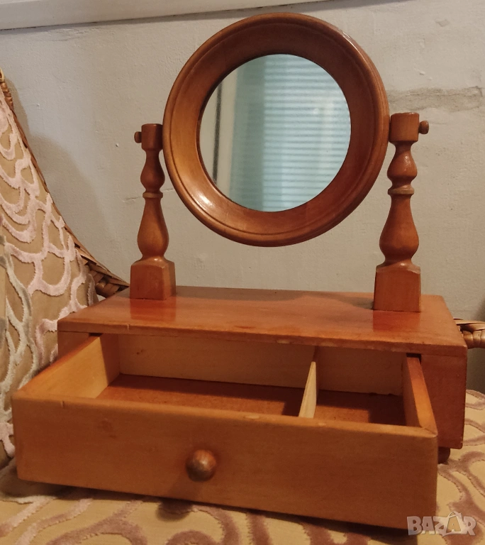 Старинно дървено огледало-тоалетка с чекмедже, снимка 1