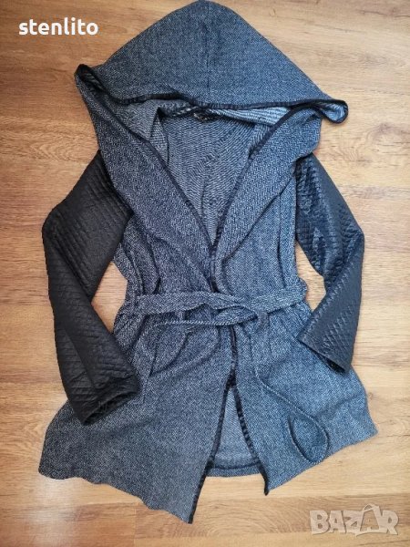 Дамски бпейзер с качулка и с коланче размер S, снимка 1